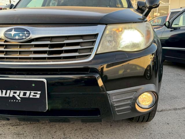 フォレスター ２．０Ｘ　４ＷＤ／ユーザー買取車／バックカメラ／社外ディスプレイオーディオ／社外１６インチアルミホイール／ＨＩＤヘッドライト／スマートキー／スペアキー（12枚目）