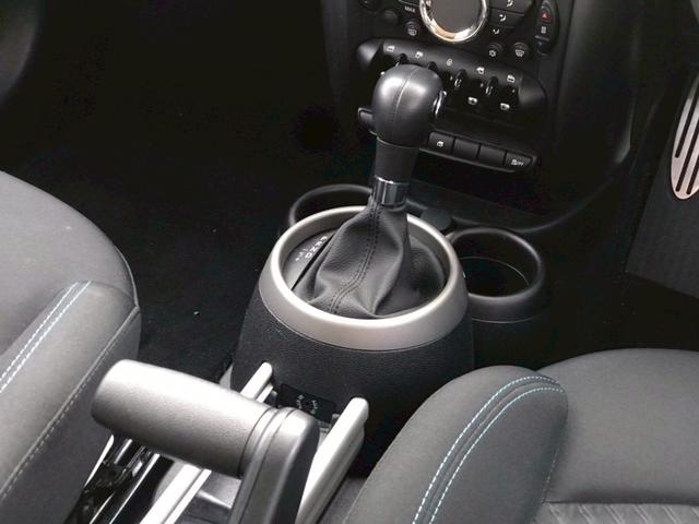 ＭＩＮＩ クーパーＳ　クロスオーバー　禁煙車／プッシュスタート／純正１８インチＡＷ／ＥＴＣ／オートエアコン／シガーソケット／ツートンカラー／ルーフレール（29枚目）