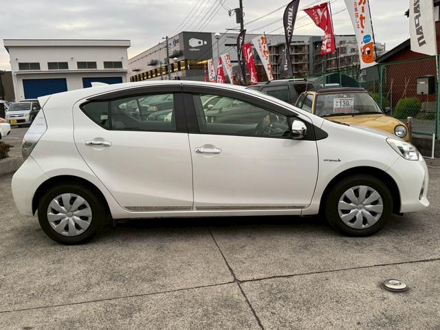 アクア Ｌ　社外ナビ／純正１７インチアルミホイール／バックカメラ／ＬＥＤヘッドライト／オートマニュアルエアコン／ＥＴＣ／ユーザー買取車両／ワンオーナー車／スマートキー／エアバック（7枚目）