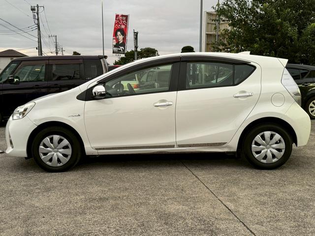 アクア Ｌ　社外ナビ／純正１７インチアルミホイール／バックカメラ／ＬＥＤヘッドライト／オートマニュアルエアコン／ＥＴＣ／ユーザー買取車両／ワンオーナー車／スマートキー／エアバック（11枚目）