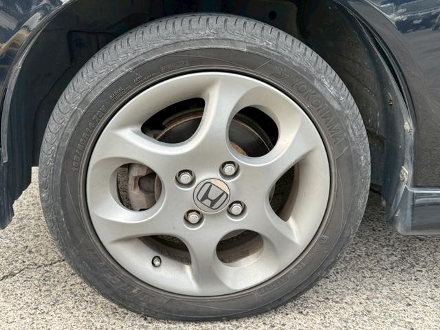 ライフ Ｆターボ　ナビ　テレビ　ＥＴＣ　アクセサリーソケット　バイザー　リアワイパー　１４インチアルミホイール　オートエアコン　キーレス　パワーステアリング　パワーウィンドウ　シートリフター（18枚目）