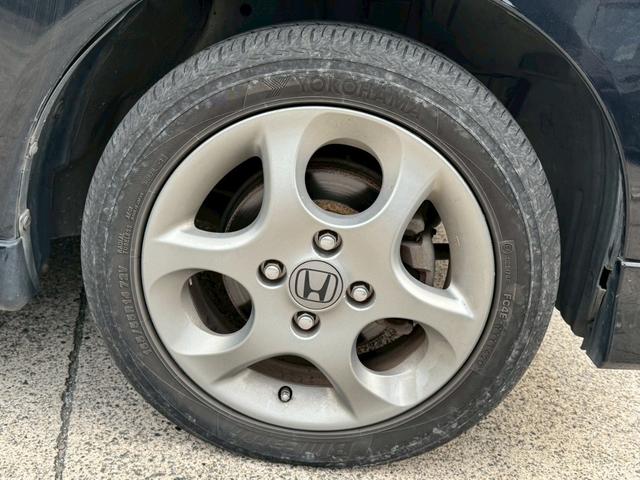 ライフ Ｆターボ　ナビ　テレビ　ＥＴＣ　アクセサリーソケット　バイザー　リアワイパー　１４インチアルミホイール　オートエアコン　キーレス　パワーステアリング　パワーウィンドウ　シートリフター（19枚目）