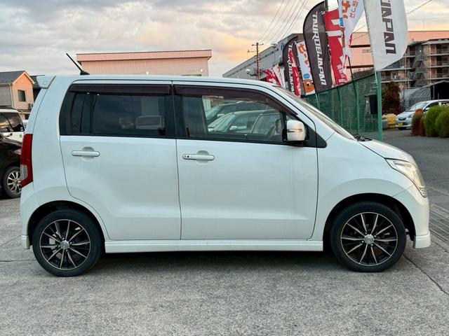 ワゴンＲ リミテッド　バックカメラ／社外１５インチアルミホイール／ＨＩＤヘッドライト／オートマニュアルエアコン／ＥＴＣ／スマートキー／プッシュスタート／運転席助手席エアバック／ドリンクホルダー（8枚目）