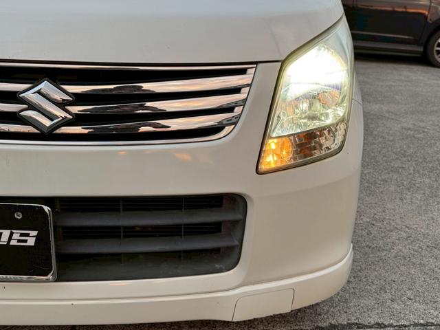 ワゴンＲ リミテッド　バックカメラ／社外１５インチアルミホイール／ＨＩＤヘッドライト／オートマニュアルエアコン／ＥＴＣ／スマートキー／プッシュスタート／運転席助手席エアバック／ドリンクホルダー（14枚目）