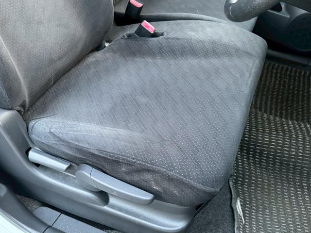 ワゴンＲ リミテッド　バックカメラ／社外１５インチアルミホイール／ＨＩＤヘッドライト／オートマニュアルエアコン／ＥＴＣ／スマートキー／プッシュスタート／運転席助手席エアバック／ドリンクホルダー（18枚目）