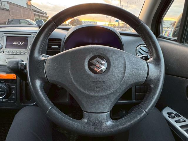 ワゴンＲ リミテッド　バックカメラ／社外１５インチアルミホイール／ＨＩＤヘッドライト／オートマニュアルエアコン／ＥＴＣ／スマートキー／プッシュスタート／運転席助手席エアバック／ドリンクホルダー（32枚目）