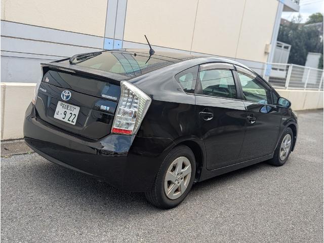プリウス Ｓ　ＥＴＣ　ＴＶ　アルミホイール　ＣＶＴ　スマートキー　電動格納ミラー　盗難防止システム　ミュージックプレイヤー接続可　Ｂｌｕｅｔｏｏｔｈ　衝突安全ボディ　ＡＢＳ　ＥＳＣ　エアコン　パワーステアリング（22枚目）