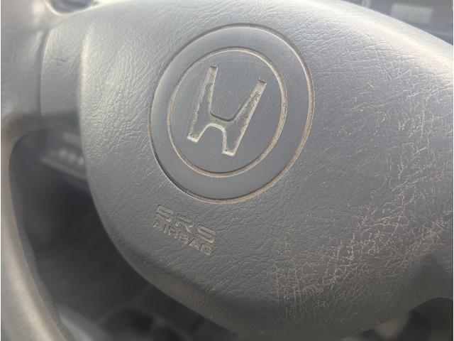 アクティトラック 　４ＷＤ　軽トラック　ＭＴ　エアコン　運転席エアバッグ（3枚目）