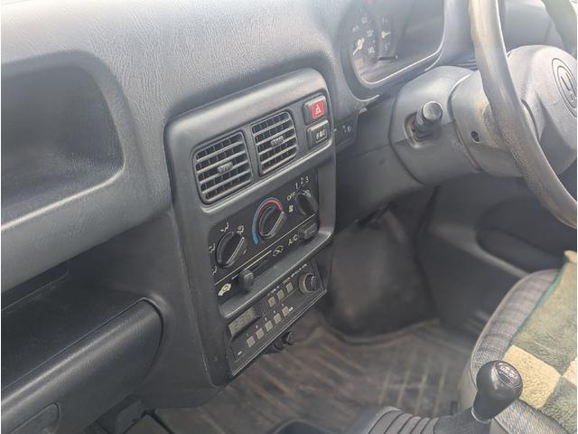 アクティトラック 　４ＷＤ　軽トラック　ＭＴ　エアコン　運転席エアバッグ（9枚目）