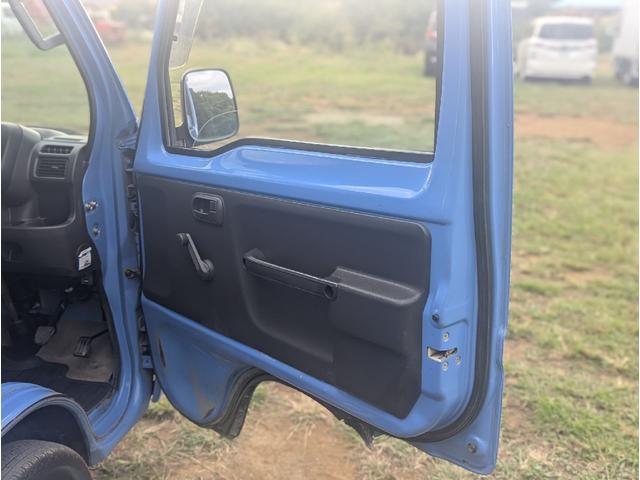 アクティトラック 　軽トラ　四駆　エアコン　パワステ　軽トラック　４ＷＤ　ＭＴ　エアコン　運転席エアバッグ（32枚目）