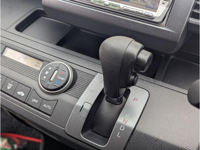 フリード Ｇ　Ｌパッケージ　ナビ　両側スライド・片側電動　キーレスエントリー　電動格納ミラー　３列シート　ＣＶＴ　アルミホイール　衝突安全ボディ　ＡＢＳ　エアコン　パワーステアリング　パワーウィンドウ（5枚目）