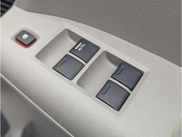 フリード Ｇ　Ｌパッケージ　ナビ　両側スライド・片側電動　キーレスエントリー　電動格納ミラー　３列シート　ＣＶＴ　アルミホイール　衝突安全ボディ　ＡＢＳ　エアコン　パワーステアリング　パワーウィンドウ（8枚目）