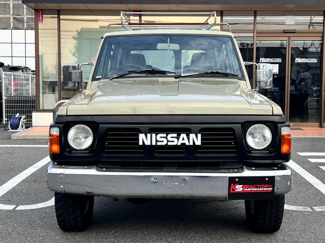 サファリ ＡＤ　希少グレード！ロールーフ！観音開き！１オーナー車！ナローボディー！ディーゼルパートタイム４ＷＤ！リアデフロック！ルーフラック！背面タイヤ！ブリジストンデューラーＭＴホワイトレタータイヤ！１ナンバー登録（2枚目）