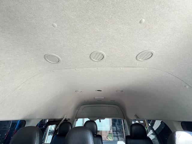 ハイエースコミューター スーパーロングGL 未登録新車/ディーゼルターボ/10人乗り3ナンバー構構造更済/11インチディスプレイオーディオ/ETC/前後カメラドラレコ/シートカバー/ローダウン/16AW/フロントスポイラー/LEDテール/TSS(21枚目)