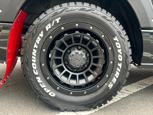ハイエースワゴン ＧＬ　未登録新車／４ＷＤ／寒冷地仕様／ベットキット／床パネル／トランスフォームセンターコンソール／１６ＡＷ＆ＯＰカントリータイヤ／ＪＡＯＳマッドガード／ＵＬＴＲＡΣ限定カラーＬＥＤテール／パワースライドドア（9枚目）
