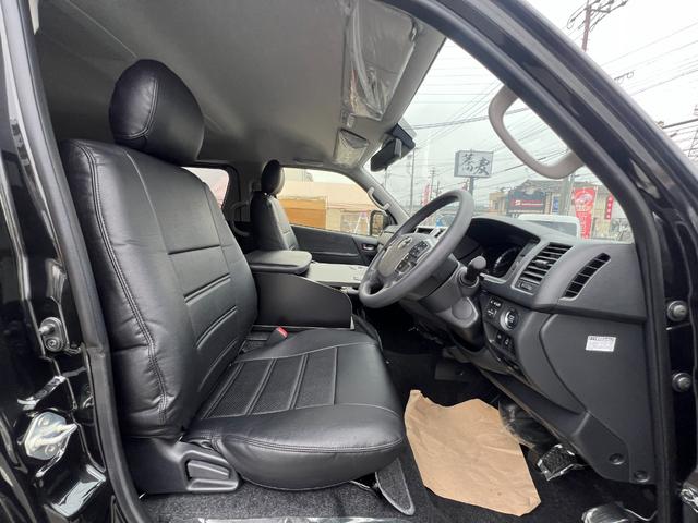 ハイエースワゴン ＧＬ　未登録新車／４ＷＤ／寒冷地仕様／ベットキット／床パネル／トランスフォームセンターコンソール／１６ＡＷ＆ＯＰカントリータイヤ／ＪＡＯＳマッドガード／ＵＬＴＲＡΣ限定カラーＬＥＤテール／パワースライドドア（11枚目）