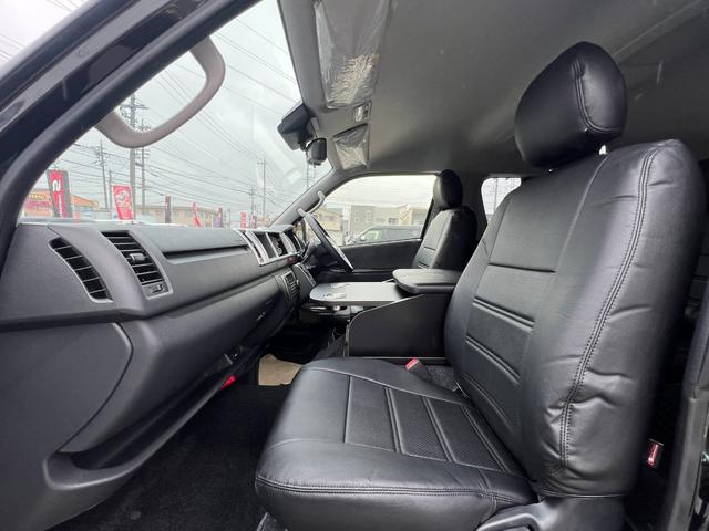ハイエースワゴン ＧＬ　未登録新車／４ＷＤ／寒冷地仕様／ベットキット／床パネル／トランスフォームセンターコンソール／１６ＡＷ＆ＯＰカントリータイヤ／ＪＡＯＳマッドガード／ＵＬＴＲＡΣ限定カラーＬＥＤテール／パワースライドドア（14枚目）