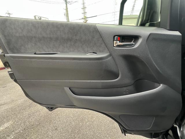 ハイエースワゴン ＧＬ　未登録新車／４ＷＤ／寒冷地仕様／ベットキット／床パネル／トランスフォームセンターコンソール／１６ＡＷ＆ＯＰカントリータイヤ／ＪＡＯＳマッドガード／ＵＬＴＲＡΣ限定カラーＬＥＤテール／パワースライドドア（16枚目）