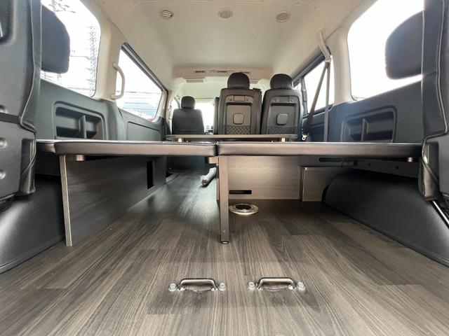 ハイエースワゴン ＧＬ　未登録新車／４ＷＤ／寒冷地仕様／ベットキット／床パネル／トランスフォームセンターコンソール／１６ＡＷ＆ＯＰカントリータイヤ／ＪＡＯＳマッドガード／ＵＬＴＲＡΣ限定カラーＬＥＤテール／パワースライドドア（24枚目）