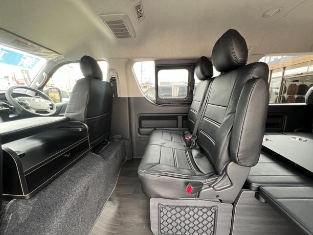 ハイエースワゴン ＧＬ　未登録新車／４ＷＤ／寒冷地仕様／ベットキット／床パネル／トランスフォームセンターコンソール／１６ＡＷ＆ＯＰカントリータイヤ／ＪＡＯＳマッドガード／ＵＬＴＲＡΣ限定カラーＬＥＤテール／パワースライドドア（29枚目）