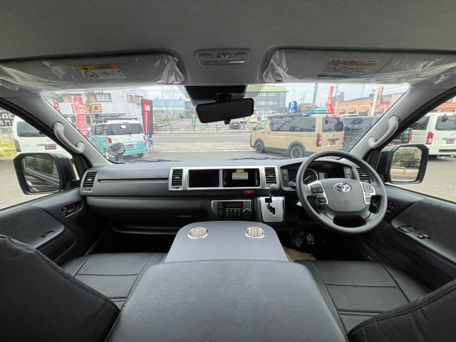 ハイエースワゴン ＧＬ　未登録新車／４ＷＤ／寒冷地仕様／ベットキット／床パネル／トランスフォームセンターコンソール／１６ＡＷ＆ＯＰカントリータイヤ／ＪＡＯＳマッドガード／ＵＬＴＲＡΣ限定カラーＬＥＤテール／パワースライドドア（39枚目）