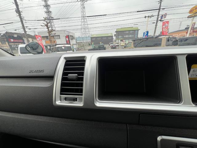 ハイエースワゴン ＧＬ　未登録新車／４ＷＤ／寒冷地仕様／ベットキット／床パネル／トランスフォームセンターコンソール／１６ＡＷ＆ＯＰカントリータイヤ／ＪＡＯＳマッドガード／ＵＬＴＲＡΣ限定カラーＬＥＤテール／パワースライドドア（56枚目）