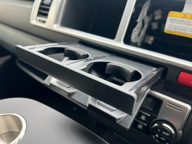 ハイエースワゴン ＧＬ　未登録新車／４ＷＤ／寒冷地仕様／ベットキット／床パネル／トランスフォームセンターコンソール／１６ＡＷ＆ＯＰカントリータイヤ／ＪＡＯＳマッドガード／ＵＬＴＲＡΣ限定カラーＬＥＤテール／パワースライドドア（57枚目）
