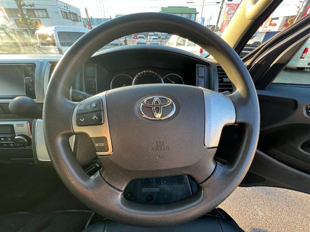 ハイエースバン ロングスーパーGL 下取り直販/1オーナー車/アゲ系カスタム/デイライト付きバンパーガード/16インチAW&マッドスターMTタイヤ/REDマッドガード/ベットキット/純正LEDヘッドライト/フルセグナビ/Bカメラ/ETC(34枚目)