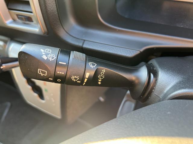 ハイエースバン ロングスーパーGL 下取り直販/1オーナー車/アゲ系カスタム/デイライト付きバンパーガード/16インチAW&マッドスターMTタイヤ/REDマッドガード/ベットキット/純正LEDヘッドライト/フルセグナビ/Bカメラ/ETC(39枚目)