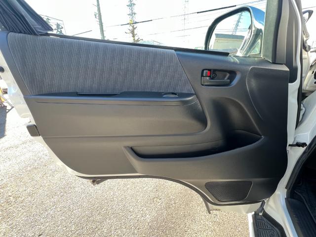 ハイエースバン ロングスーパーGL ディーゼルターボ/HIDヘッドライト/ローダウン/前後薄型バンプストップラバー/ファブレスパンデミック16AW&ファルケンホワイトレタータイヤ/CRSフロントスポイラー/8型テール/マフラーカッター(13枚目)