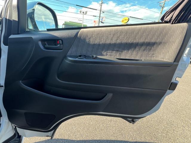 ハイエースバン ロングスーパーGL ディーゼルターボ/HIDヘッドライト/ローダウン/前後薄型バンプストップラバー/ファブレスパンデミック16AW&ファルケンホワイトレタータイヤ/CRSフロントスポイラー/8型テール/マフラーカッター(17枚目)