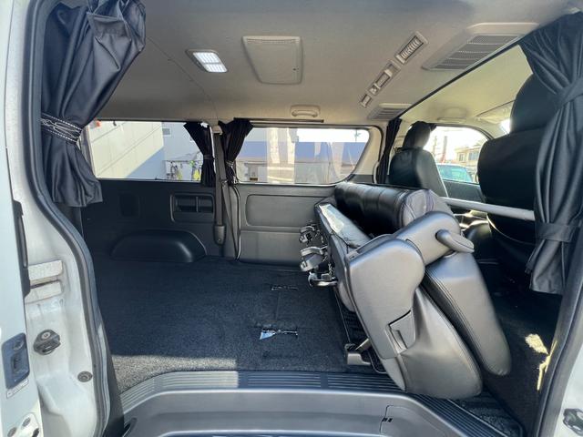 ハイエースバン ロングスーパーGL ディーゼルターボ/HIDヘッドライト/ローダウン/前後薄型バンプストップラバー/ファブレスパンデミック16AW&ファルケンホワイトレタータイヤ/CRSフロントスポイラー/8型テール/マフラーカッター(26枚目)