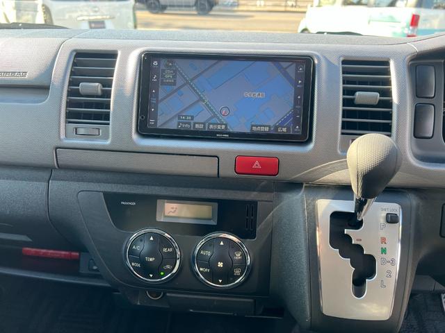 ハイエースバン ロングスーパーGL ディーゼルターボ/HIDヘッドライト/ローダウン/前後薄型バンプストップラバー/ファブレスパンデミック16AW&ファルケンホワイトレタータイヤ/CRSフロントスポイラー/8型テール/マフラーカッター(43枚目)