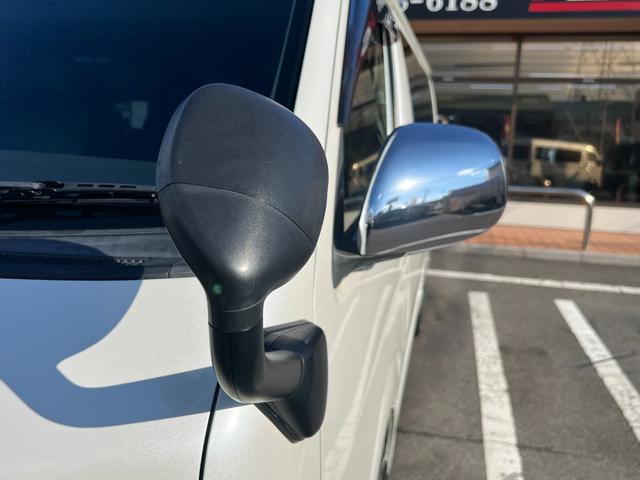 ハイエースバン ロングスーパーGL ディーゼルターボ/HIDヘッドライト/ローダウン/前後薄型バンプストップラバー/ファブレスパンデミック16AW&ファルケンホワイトレタータイヤ/CRSフロントスポイラー/8型テール/マフラーカッター(53枚目)