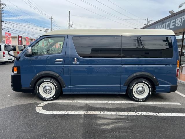 ハイエースバン ワイドスーパーGL ダークプライムII ディーゼルターボ/寒冷地仕様/丸目換装/アルルブルーツートンペイント/クロスカントリー16AW/シートカバー/ベットキット/LEDフォグ/クラッシックテール/フルセグナビ/ETC2.0/ドラレコ前後C(8枚目)