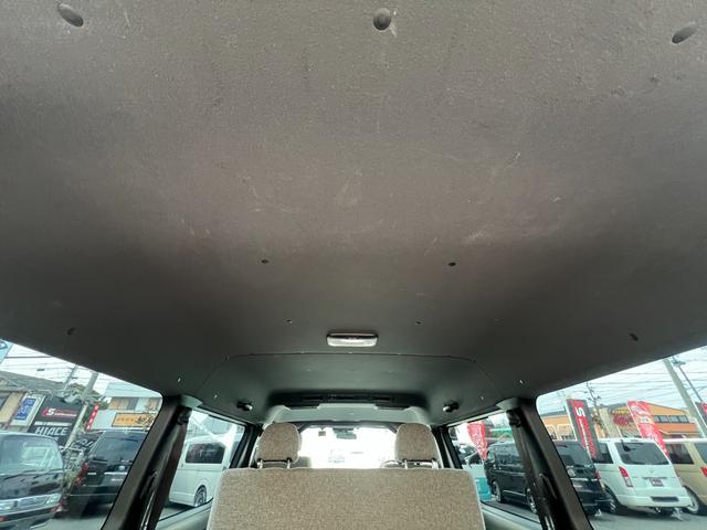 ハイエースバン ワイドスーパーGL ダークプライムII ディーゼルターボ/寒冷地仕様/丸目換装/アルルブルーツートンペイント/クロスカントリー16AW/シートカバー/ベットキット/LEDフォグ/クラッシックテール/フルセグナビ/ETC2.0/ドラレコ前後C(18枚目)