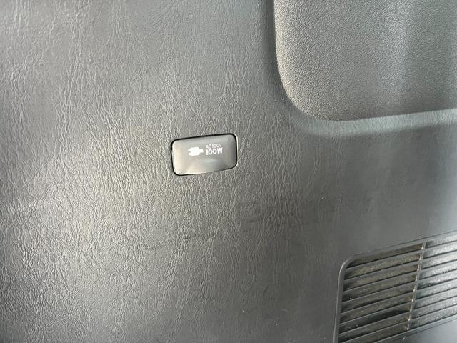 ハイエースバン ワイドスーパーGL ダークプライムII ディーゼルターボ/寒冷地仕様/丸目換装/アルルブルーツートンペイント/クロスカントリー16AW/シートカバー/ベットキット/LEDフォグ/クラッシックテール/フルセグナビ/ETC2.0/ドラレコ前後C(22枚目)