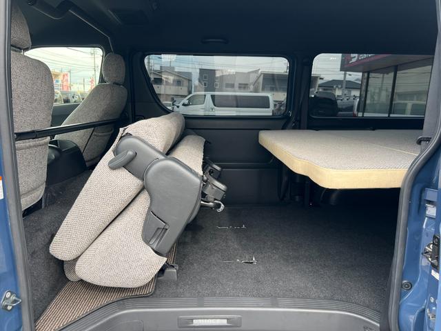 ハイエースバン ワイドスーパーGL ダークプライムII ディーゼルターボ/寒冷地仕様/丸目換装/アルルブルーツートンペイント/クロスカントリー16AW/シートカバー/ベットキット/LEDフォグ/クラッシックテール/フルセグナビ/ETC2.0/ドラレコ前後C(25枚目)