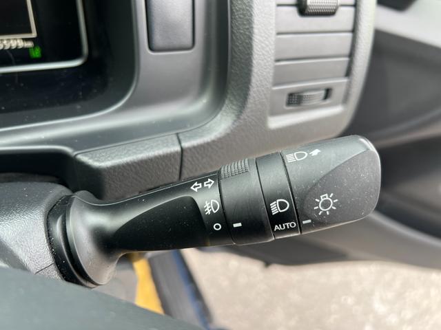 ハイエースバン ワイドスーパーGL ダークプライムII ディーゼルターボ/寒冷地仕様/丸目換装/アルルブルーツートンペイント/クロスカントリー16AW/シートカバー/ベットキット/LEDフォグ/クラッシックテール/フルセグナビ/ETC2.0/ドラレコ前後C(36枚目)