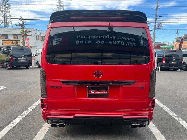 ハイエースワゴン ＧＬ　ファインテックツアラー／４キャプテンシート１０人乗／両側スライドドア左パワースライド／フルエアロ／ボンネット／リアスポ／オーバーＦ／１８ＡＷ／ＬＥＤテール／ナビ＆サブモニター＆Ｗフリップダウンモニター（6枚目）