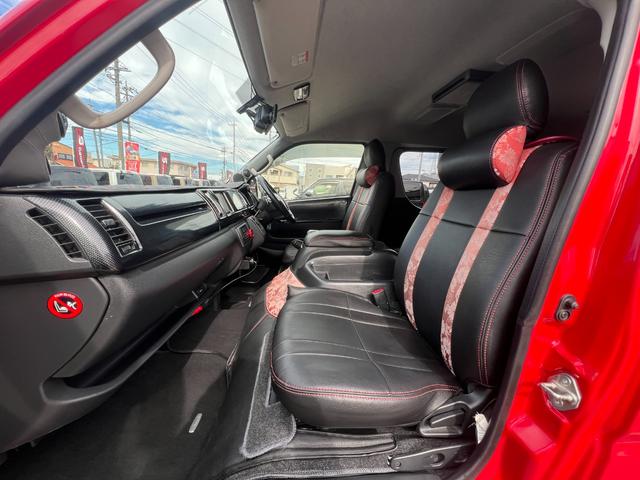 ハイエースワゴン ＧＬ　ファインテックツアラー／４キャプテンシート１０人乗／両側スライドドア左パワースライド／フルエアロ／ボンネット／リアスポ／オーバーＦ／１８ＡＷ／ＬＥＤテール／ナビ＆サブモニター＆Ｗフリップダウンモニター（11枚目）