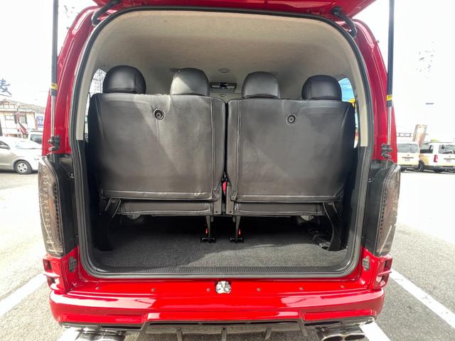 ハイエースワゴン ＧＬ　ファインテックツアラー／４キャプテンシート１０人乗／両側スライドドア左パワースライド／フルエアロ／ボンネット／リアスポ／オーバーＦ／１８ＡＷ／ＬＥＤテール／ナビ＆サブモニター＆Ｗフリップダウンモニター（17枚目）