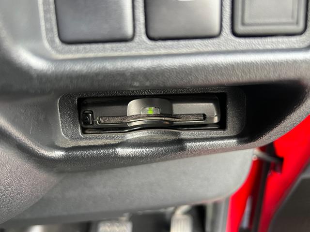 ハイエースワゴン ＧＬ　ファインテックツアラー／４キャプテンシート１０人乗／両側スライドドア左パワースライド／フルエアロ／ボンネット／リアスポ／オーバーＦ／１８ＡＷ／ＬＥＤテール／ナビ＆サブモニター＆Ｗフリップダウンモニター（46枚目）