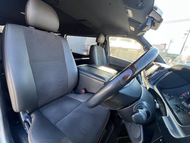 ハイエースバン スーパーＧＬ　５０ＴＨ　アニバーサリーリミテッド　２８００ディーゼルターボ／販売期間限定車／ワイドボディー＆ミドルルーフ／ローダウン＆１７ＡＷ／社外センターコンソール／両側パワースライドドア／フルセグナビ／ビルトインＥＴＣ／バックカメラ／専用内装色（15枚目）