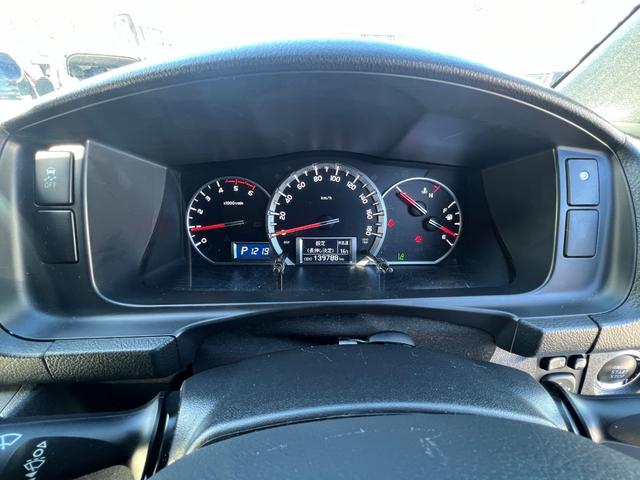 ハイエースバン スーパーＧＬ　５０ＴＨ　アニバーサリーリミテッド　２８００ディーゼルターボ／販売期間限定車／ワイドボディー＆ミドルルーフ／ローダウン＆１７ＡＷ／社外センターコンソール／両側パワースライドドア／フルセグナビ／ビルトインＥＴＣ／バックカメラ／専用内装色（36枚目）