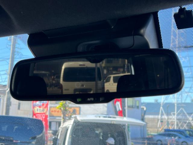 ハイエースバン スーパーＧＬ　５０ＴＨ　アニバーサリーリミテッド　２８００ディーゼルターボ／販売期間限定車／ワイドボディー＆ミドルルーフ／ローダウン＆１７ＡＷ／社外センターコンソール／両側パワースライドドア／フルセグナビ／ビルトインＥＴＣ／バックカメラ／専用内装色（41枚目）