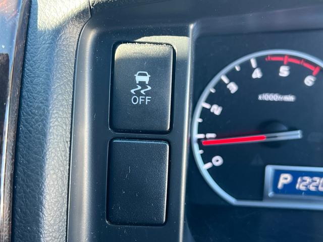 ハイエースバン スーパーＧＬ　５０ＴＨ　アニバーサリーリミテッド　２８００ディーゼルターボ／販売期間限定車／ワイドボディー＆ミドルルーフ／ローダウン＆１７ＡＷ／社外センターコンソール／両側パワースライドドア／フルセグナビ／ビルトインＥＴＣ／バックカメラ／専用内装色（42枚目）