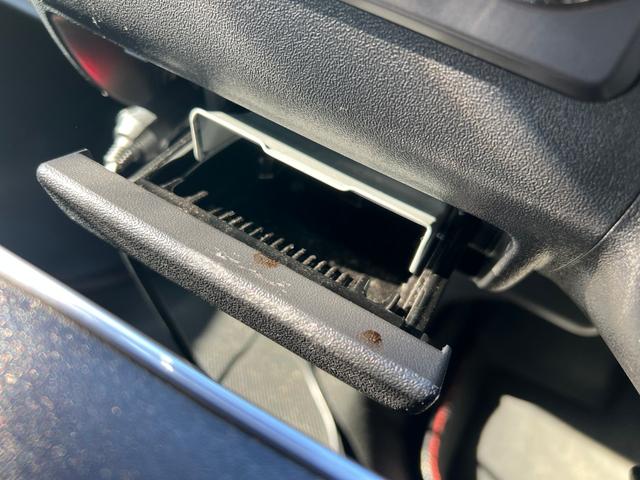 ハイエースバン スーパーＧＬ　５０ＴＨ　アニバーサリーリミテッド　２８００ディーゼルターボ／販売期間限定車／ワイドボディー＆ミドルルーフ／ローダウン＆１７ＡＷ／社外センターコンソール／両側パワースライドドア／フルセグナビ／ビルトインＥＴＣ／バックカメラ／専用内装色（46枚目）