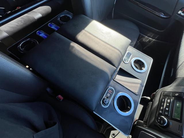 ハイエースバン スーパーＧＬ　５０ＴＨ　アニバーサリーリミテッド　２８００ディーゼルターボ／販売期間限定車／ワイドボディー＆ミドルルーフ／ローダウン＆１７ＡＷ／社外センターコンソール／両側パワースライドドア／フルセグナビ／ビルトインＥＴＣ／バックカメラ／専用内装色（57枚目）