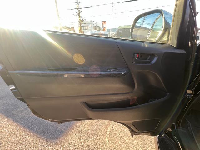 ハイエースコミューター スーパーロングＧＬ　１０人乗り３ナンバー登録／普通免許で運転可能／パワースライドドア／ＬＥＤヘッドランプ／ローダウン／Ｆスポイラー／パンデミック１６ＡＷ＆ＰＡＲＡＤＡ／シートカバー／黒木目インテリア／ナビ／ＥＴＣ／ＦＤＭ（13枚目）